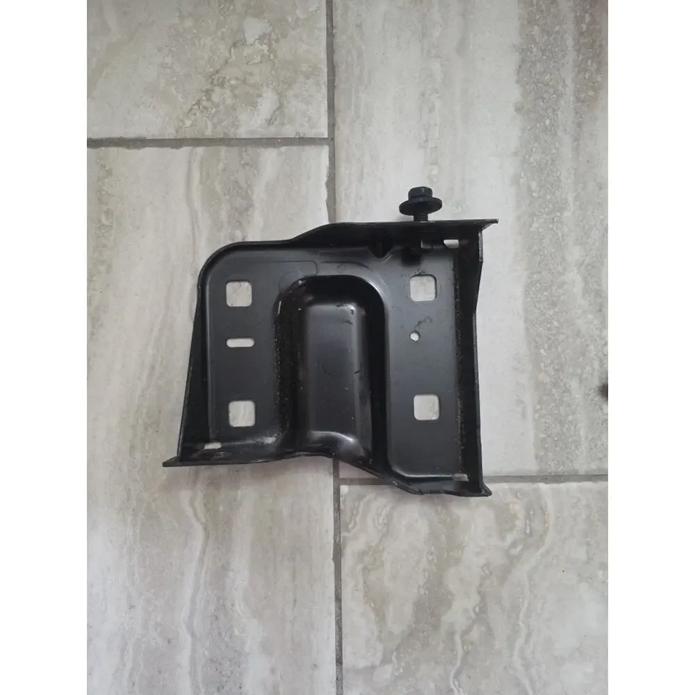 2020-2023 Chevrolet Silverado 2500 3500 Front Right Bumper Bar Bracket‎ 84568470